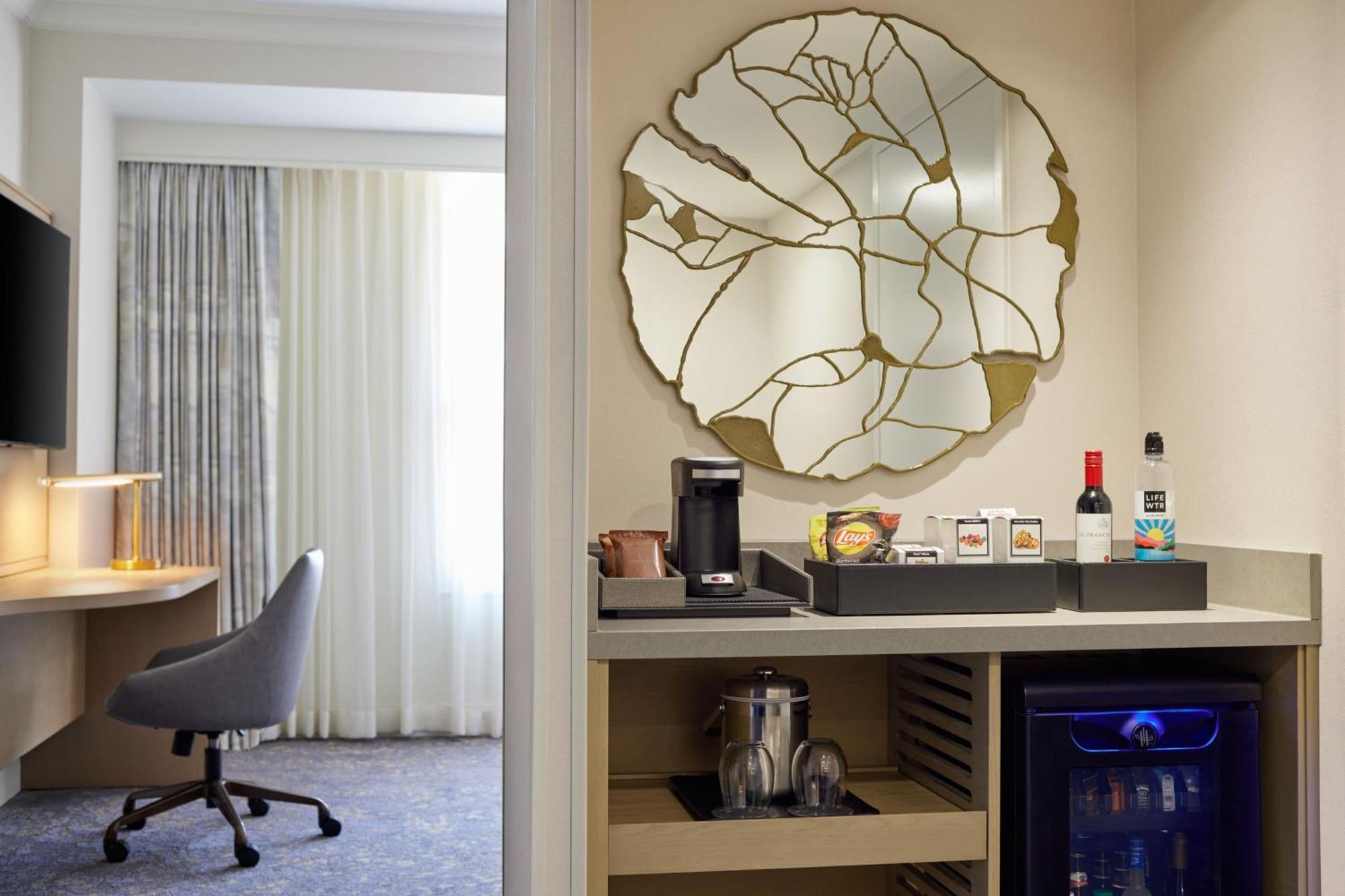 One-Bedroom Suite with Two Double Beds