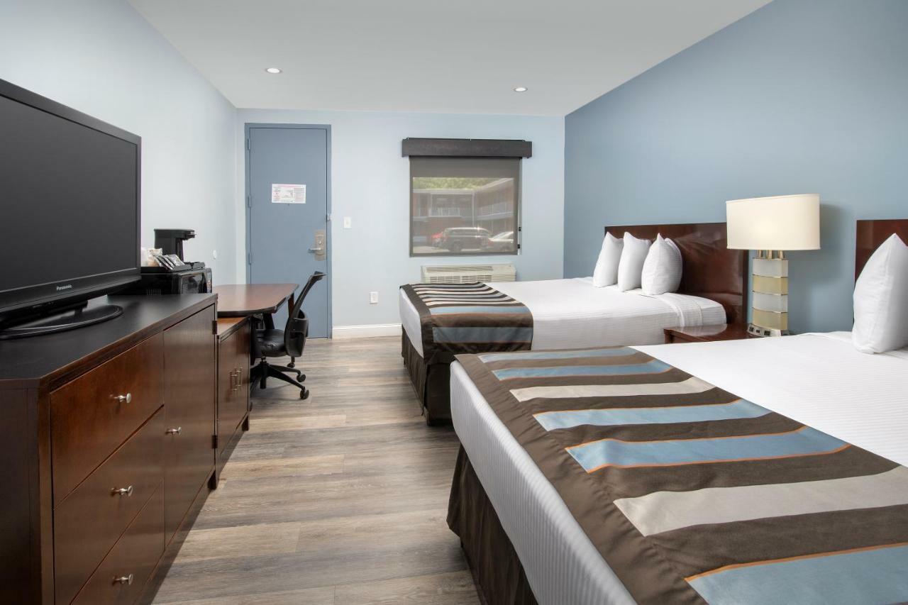 Queen Room with Two Queen Beds