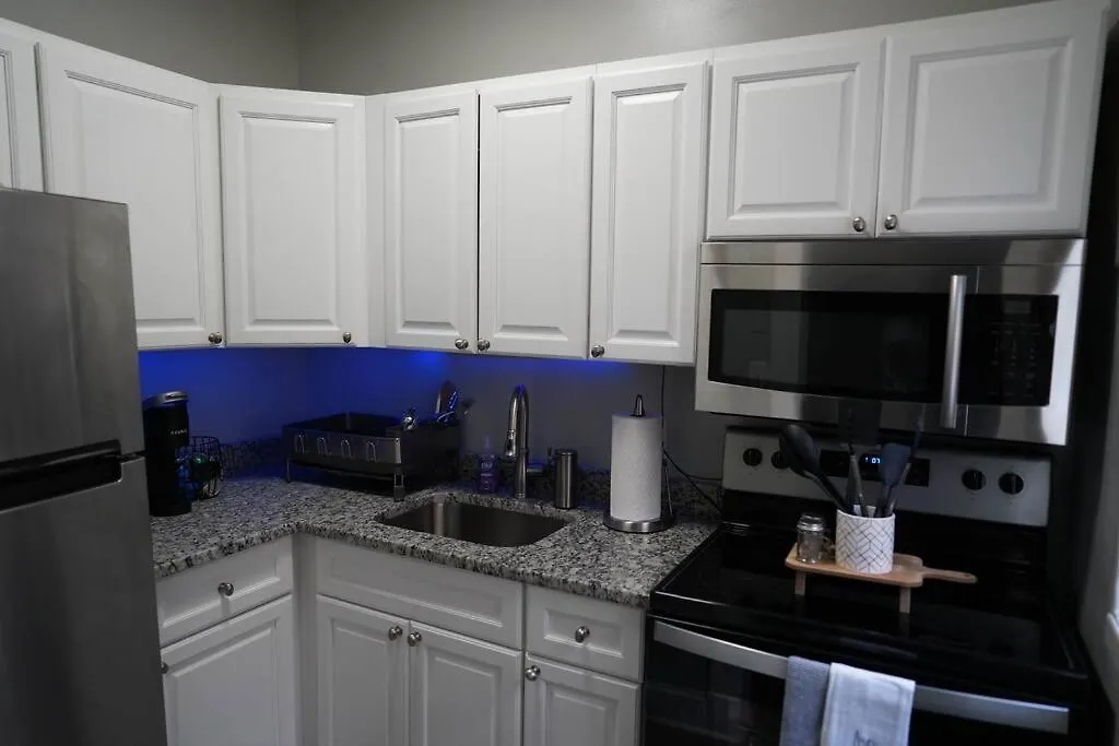 Stylish 1Br Unit W/Free Parking-Walk To Metro-1