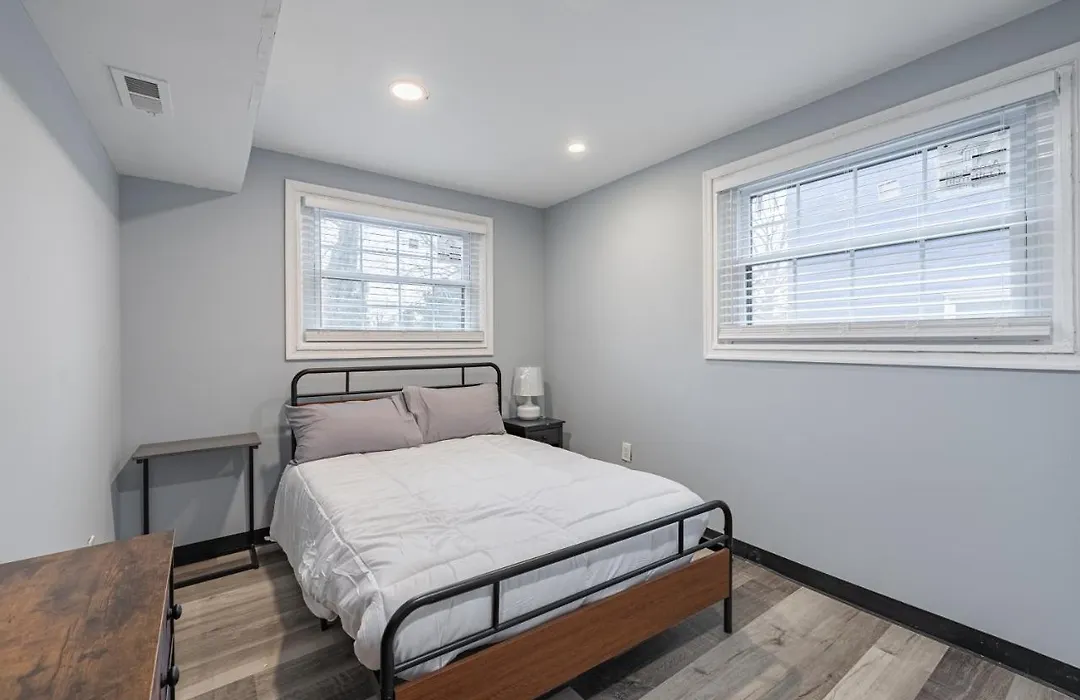 Modern Updated Two Bedroom Condo-1