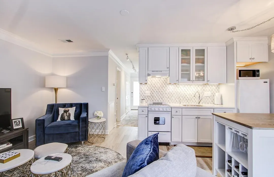 City Chic -- Your Walkable, Capitol Hill Home Away From Home!-1