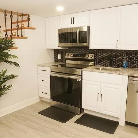 1 Bed 1 Bath Suite-2