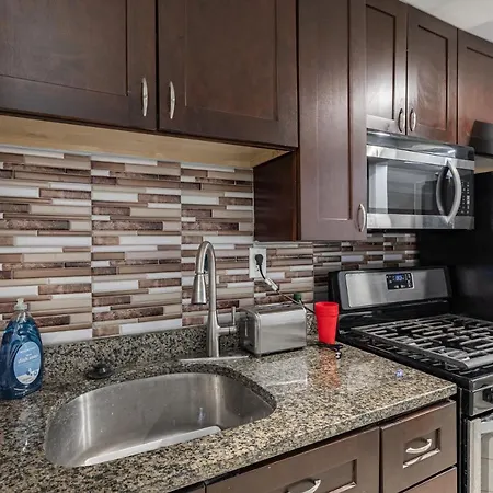 Modern Updated Two Bedroom Condo-3