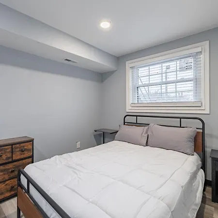 Modern Updated Two Bedroom Condo-2