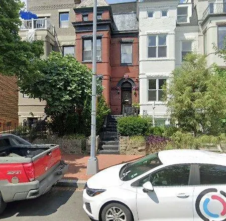 An English Gem Near Union Station-3