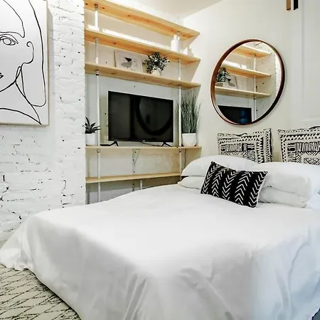 Designerflat Nestled Between Dupont&Logan Circles-3