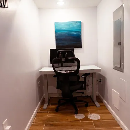 Centrally Located Dc Apt Bloomingdale-2