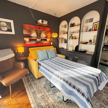 Capitol Hill Carriage House-2