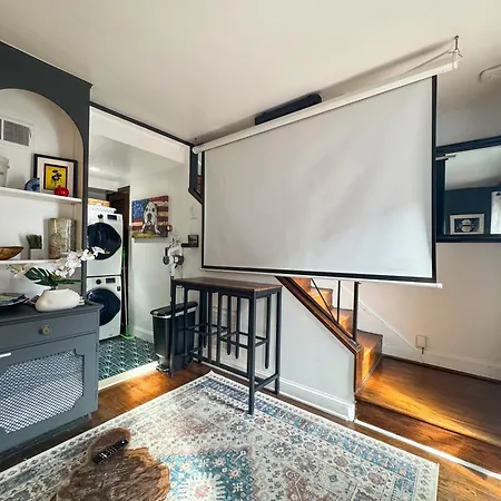 Capitol Hill Carriage House-3
