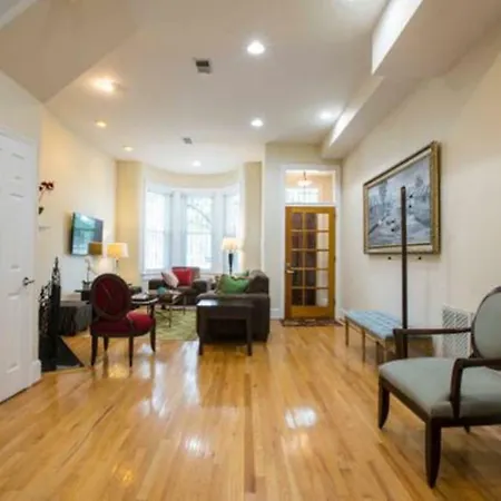 Convention Center/Logan Circle Large Cozy House.-3