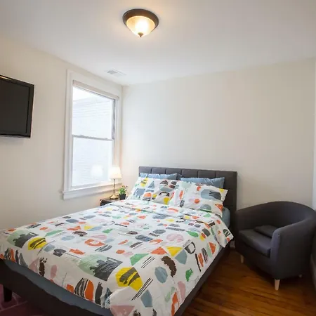 Metro Oasis: Cozy Private Suite Near Petworth Station-2